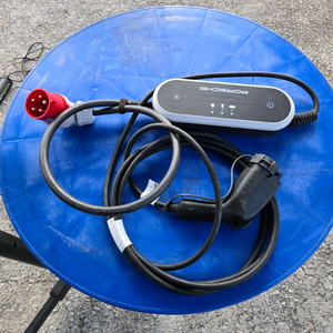 포르쉐 전기차 충전기 3.6kW Type 1, 16A