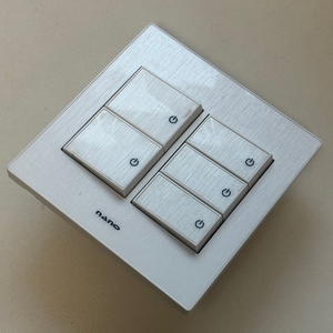 나노 아트 매입 스위치 5구 팝니다. NANO 전기 전등