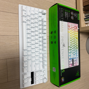 레이저 헌츠맨 V3 프로 TKL 화이트