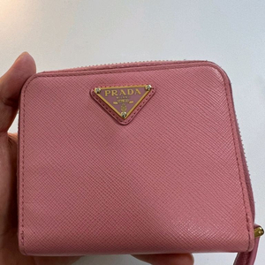 프라다 사피아노 가죽반지갑