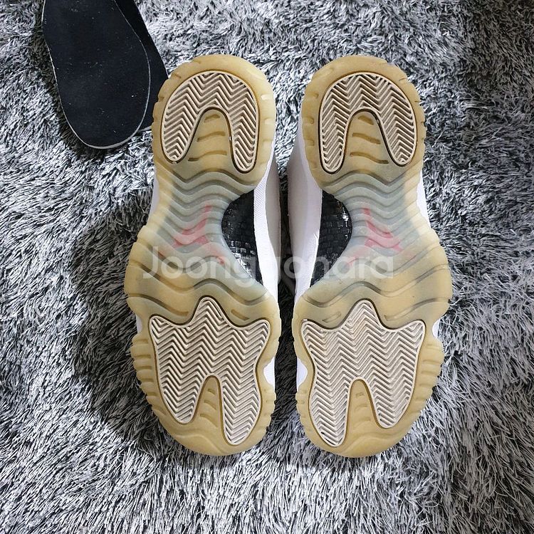 (265)조던11 플레티넘 틴트--3