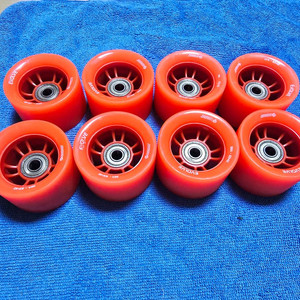 롤러스케이트 바퀴 세트 608z 베어링 조합입니다