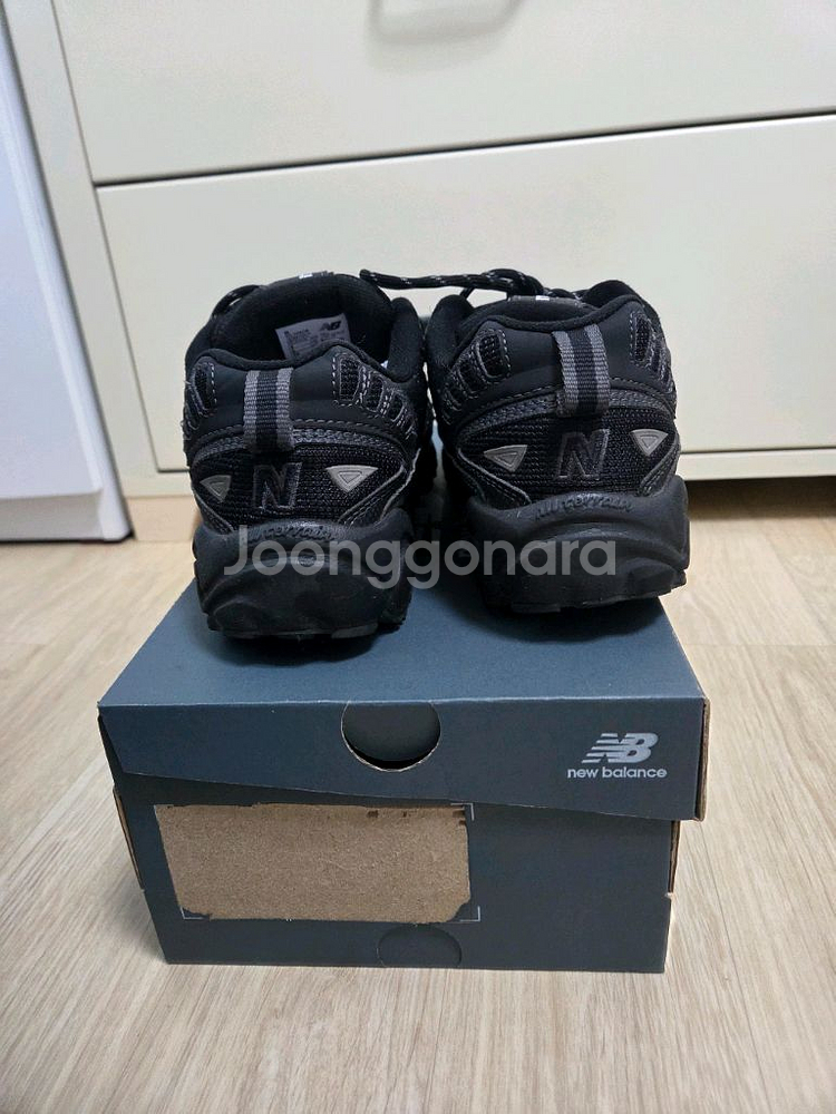 뉴발란스 703 운동화--2