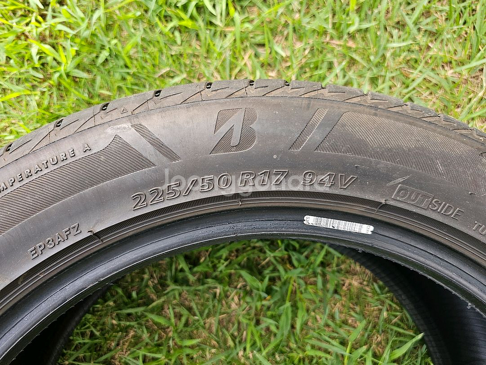 225-50-17 브릿지스톤 타이어 2개--1