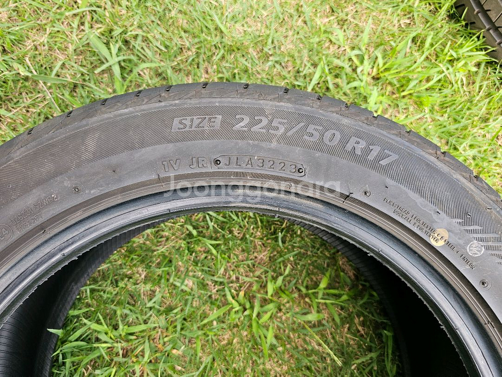 225-50-17 브릿지스톤 타이어 2개--2