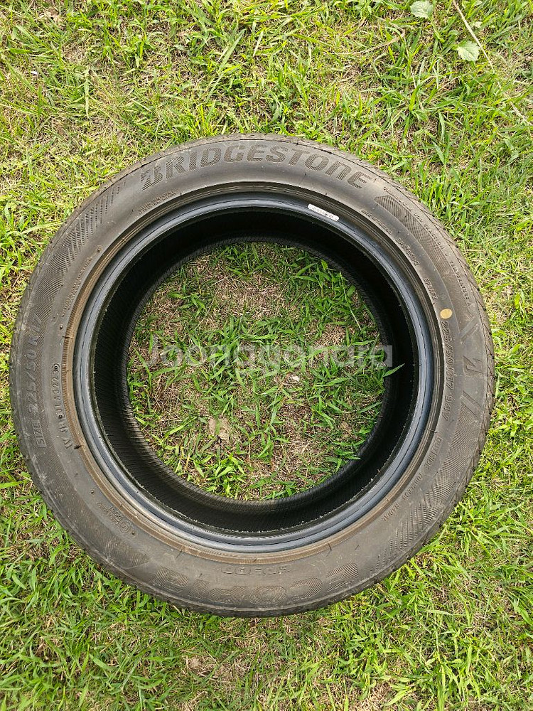 225-50-17 브릿지스톤 타이어 2개--4