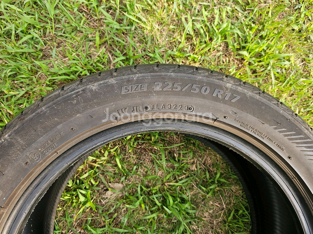 225-50-17 브릿지스톤 타이어 2개--5