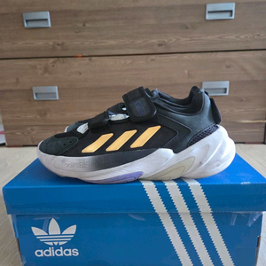 아디다스 오젤리아 샌들