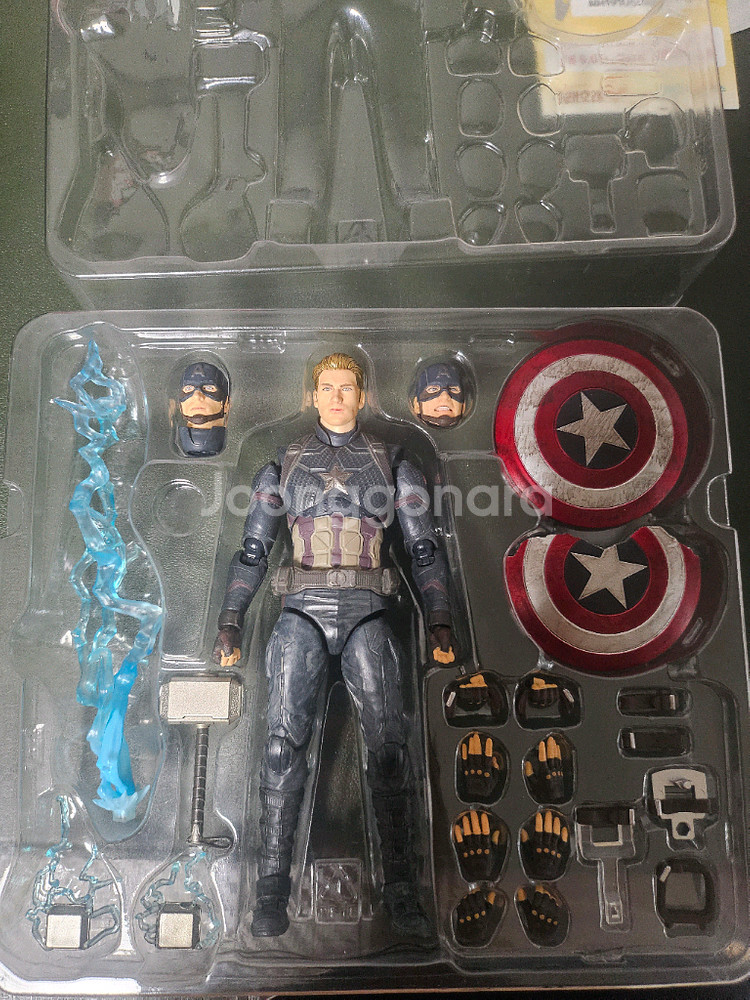 반다이 SHF 마블 피규어 판매합니다--1