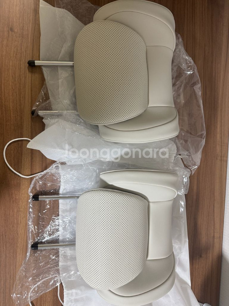 아임반 일체형 헤드레스트 테슬라 주니퍼 팝니다.--1