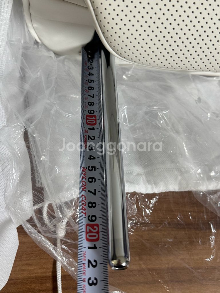 아임반 일체형 헤드레스트 테슬라 주니퍼 팝니다.--3