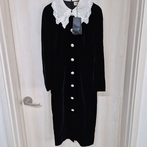 모조에스핀 벨벳 레이스카라 원피스