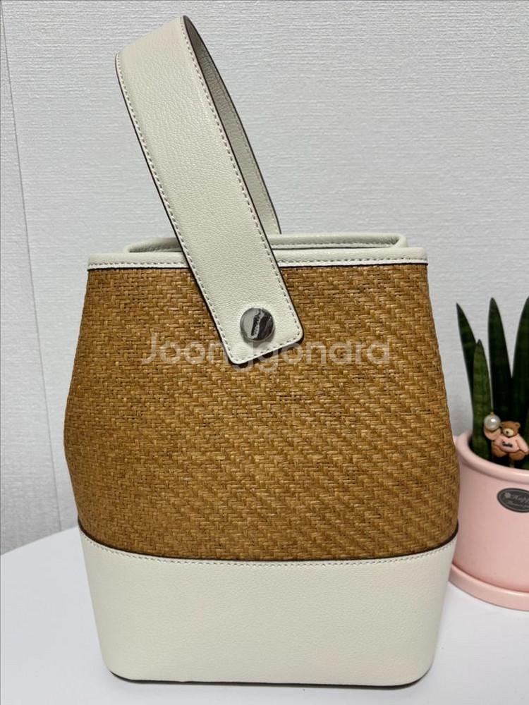 오스트카카 리카23 라탄 버킷백(Ostkaka Lycka 23 Rattan Bucket Bag)--2
