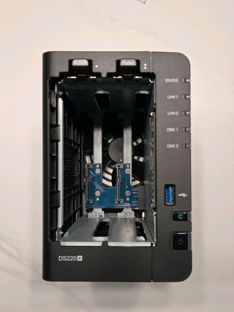 시놀로지 DS220+ 및 씨게이트 아이언울프 4TB NAS용 하드--3