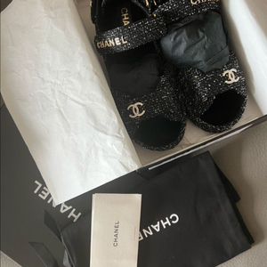 샤넬 벨크로 퀄팅 샌들 37