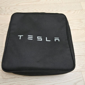 테슬라 모바일커넥터 판매합니다.