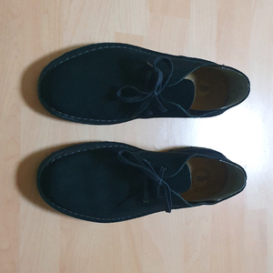 클락스 오리지널널 스웨이드 로퍼 255mm 팝니다.