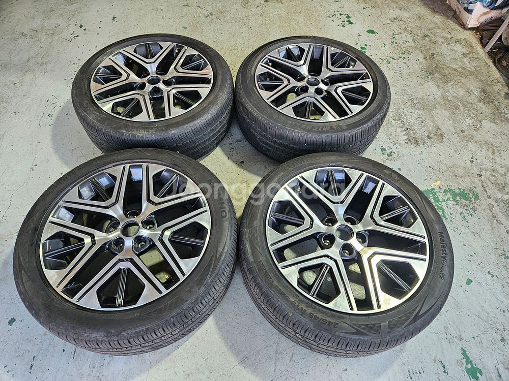 $$중고 그랜저 GN7 19인치 휠타이어 판매 19인치 순정 휠타이어 세트--0