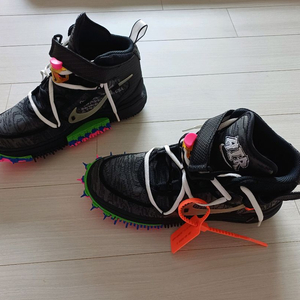 나이키 x 오프화이트 에어포스 1 미드 SP 블랙