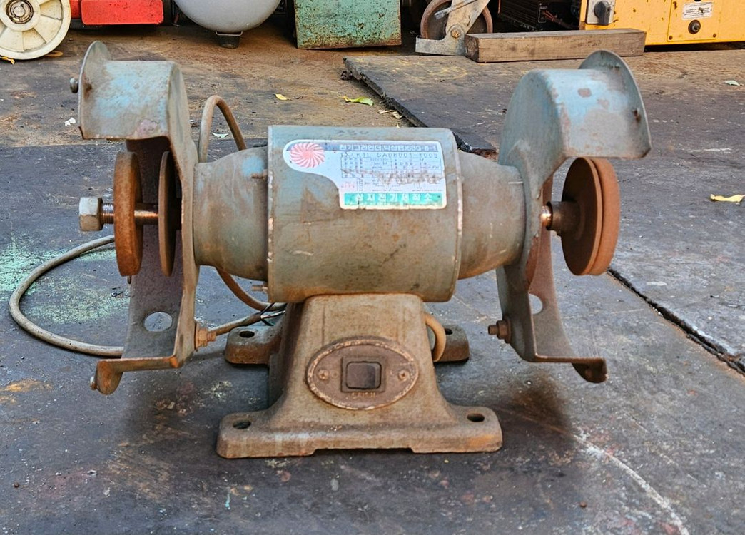 3상 탁상용 전기그라인더 판매(01093630906) 이미지