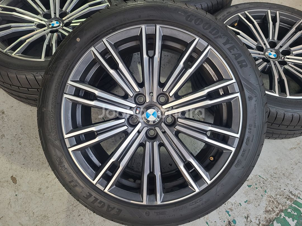 BMW G20 790m 18인치 휠타이어 팝니다--1