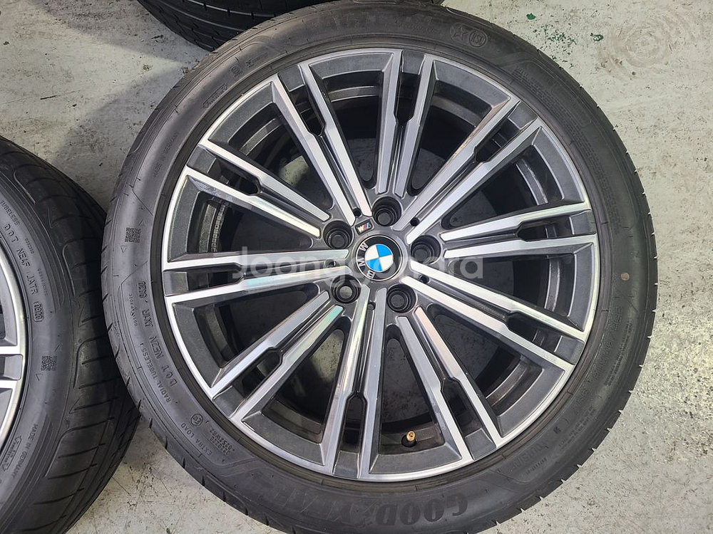 BMW G20 790m 18인치 휠타이어 팝니다--3