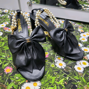 샤넬 24 공방 리본 펄 체인 구두