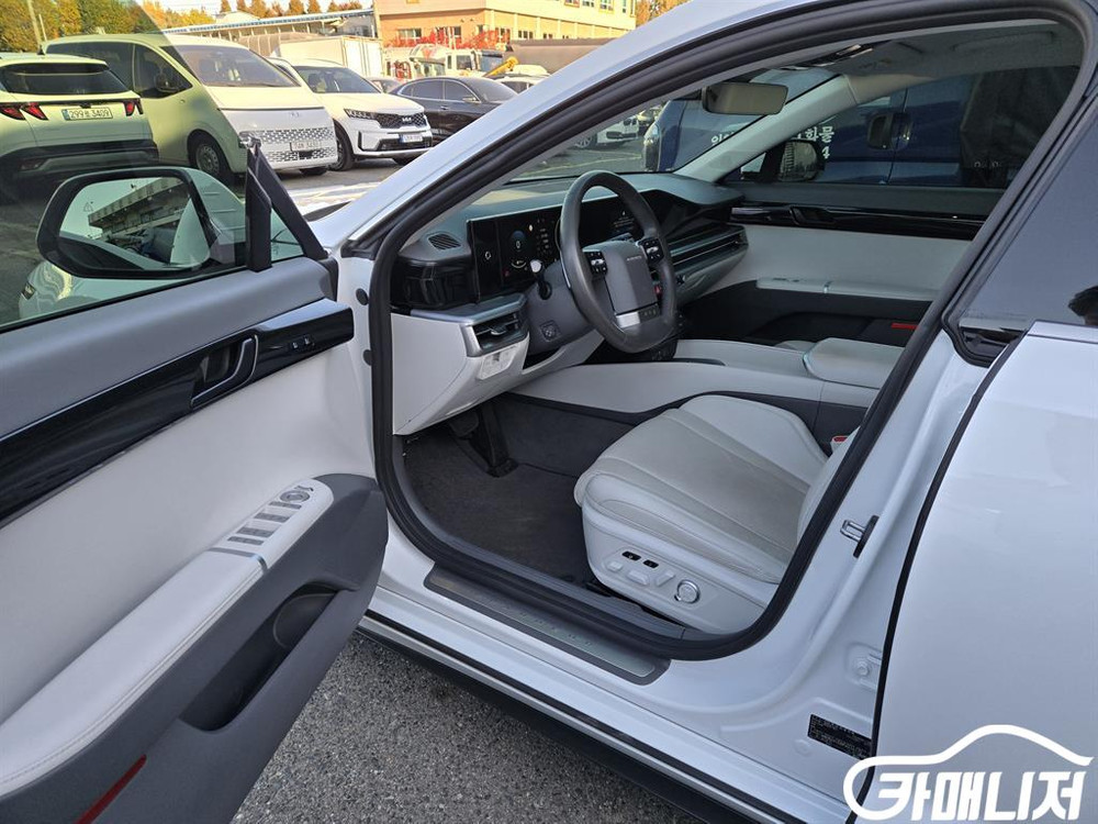 [현대]그랜저 (GN7) 가솔린 2.5 2WD 익스클루시브 (5인승) #가을특가 이미지