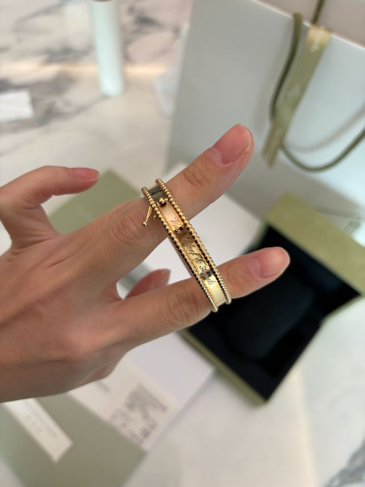 반클리프 빼를리 시그니처 브레이슬릿 로골16사이즈(백화점구매영수증+인보이스포함)--6