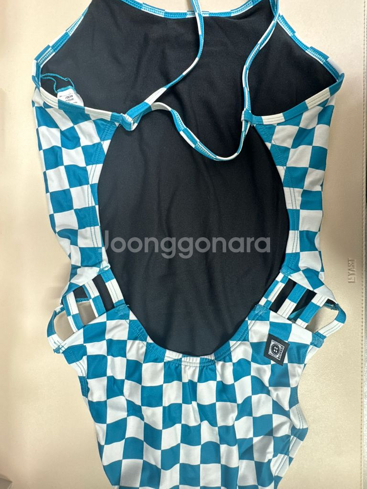 졸린 줄리안 체커랜드 30--2