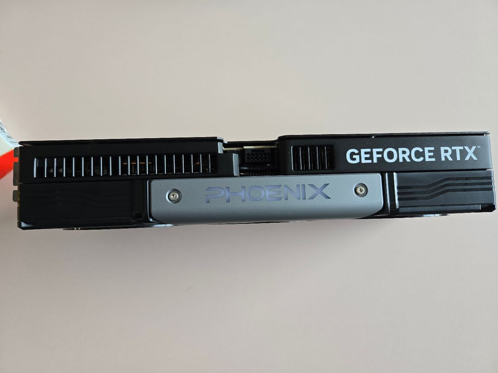 게인워드 5070ti 피닉스 non s 버전 팝니다.--2