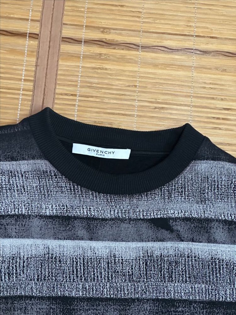 지방시 성조기 프린팅 맨투맨 티셔츠 100L--1