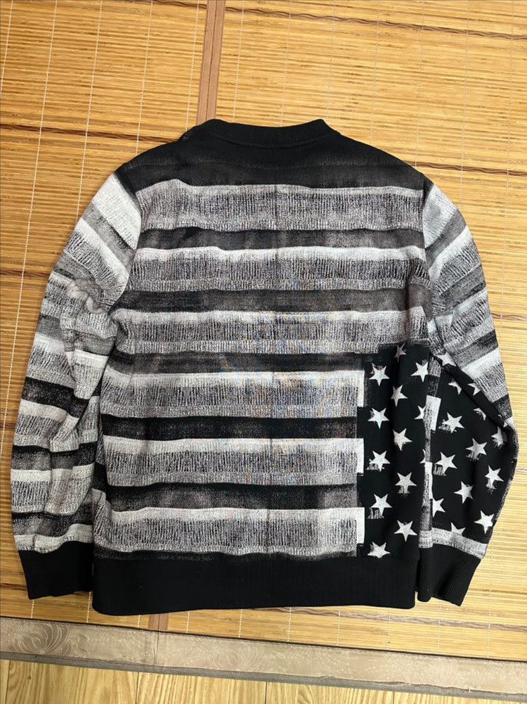 지방시 성조기 프린팅 맨투맨 티셔츠 100L--4