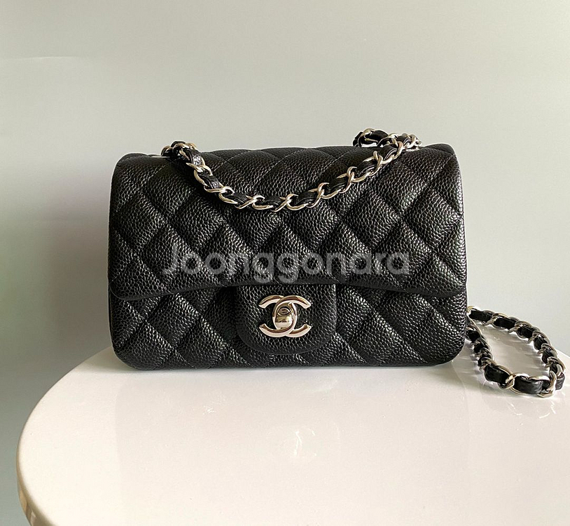 샤넬 클래식 캐비어 플랩백 뉴미니--0