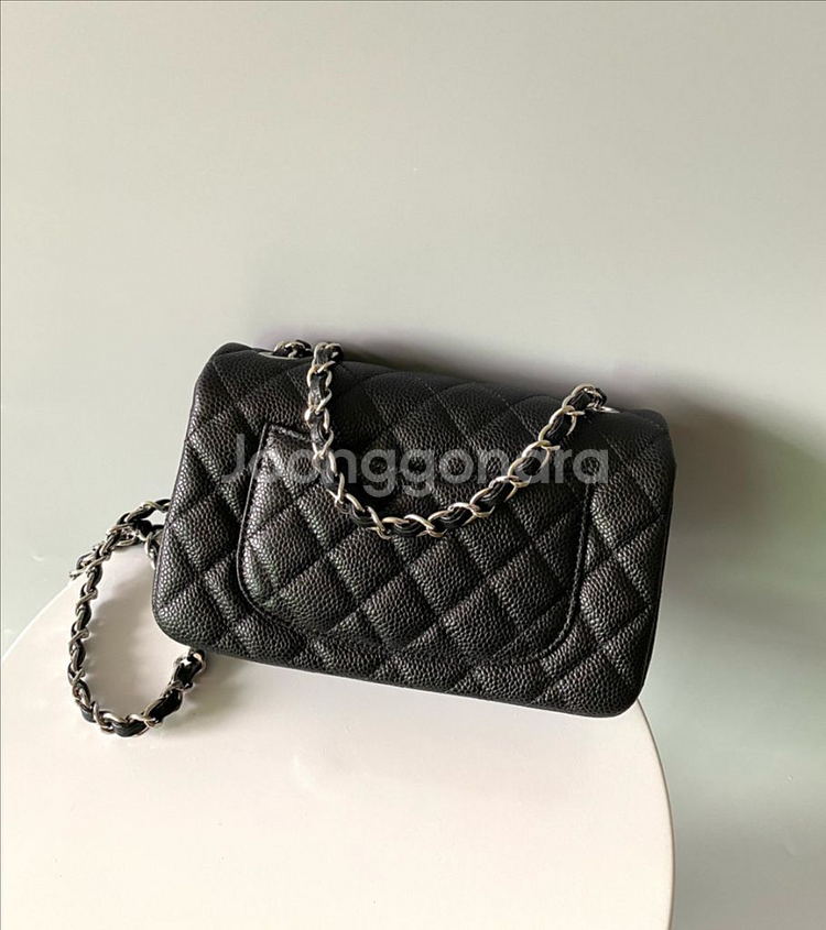 샤넬 클래식 캐비어 플랩백 뉴미니--2