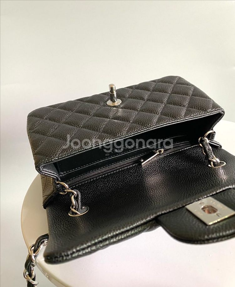 샤넬 클래식 캐비어 플랩백 뉴미니--7