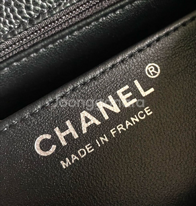 샤넬 클래식 캐비어 플랩백 뉴미니--8