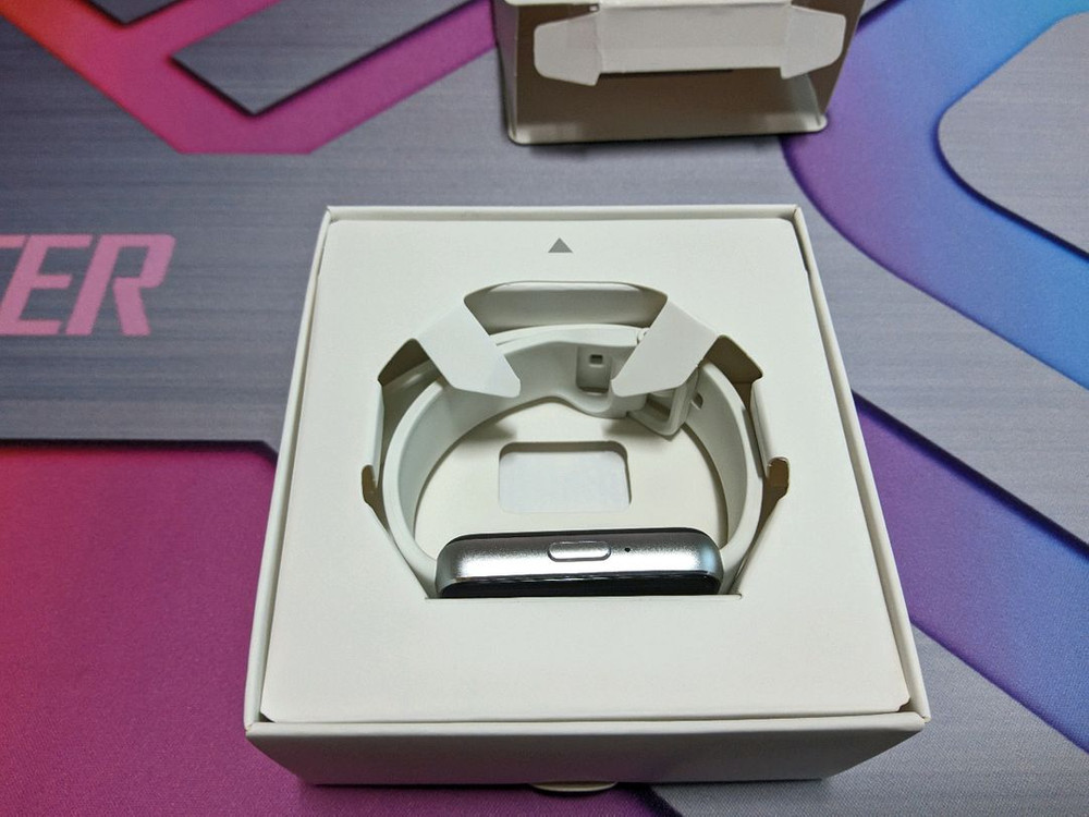 삼성 갤럭시핏3 실버 글로벌판 박풀 판매--7