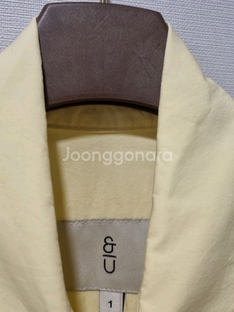 앤유 배색 카라 오버핏 셔츠 (옐로우)--7