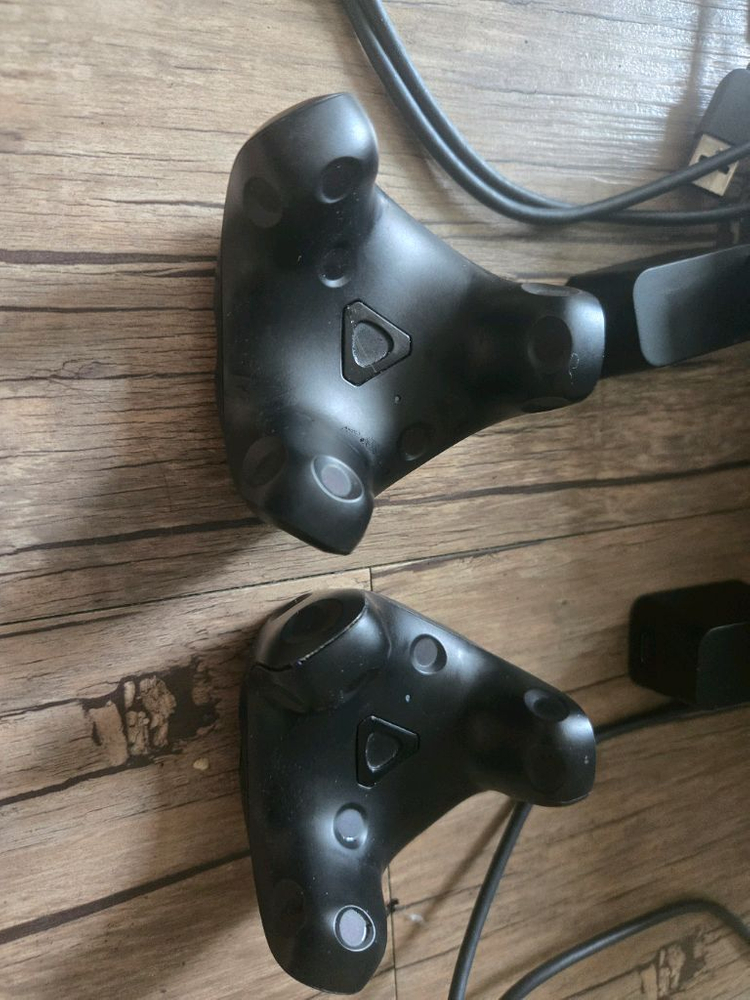 VR 바이브 트래커 3.0 2개 팝니다!--1