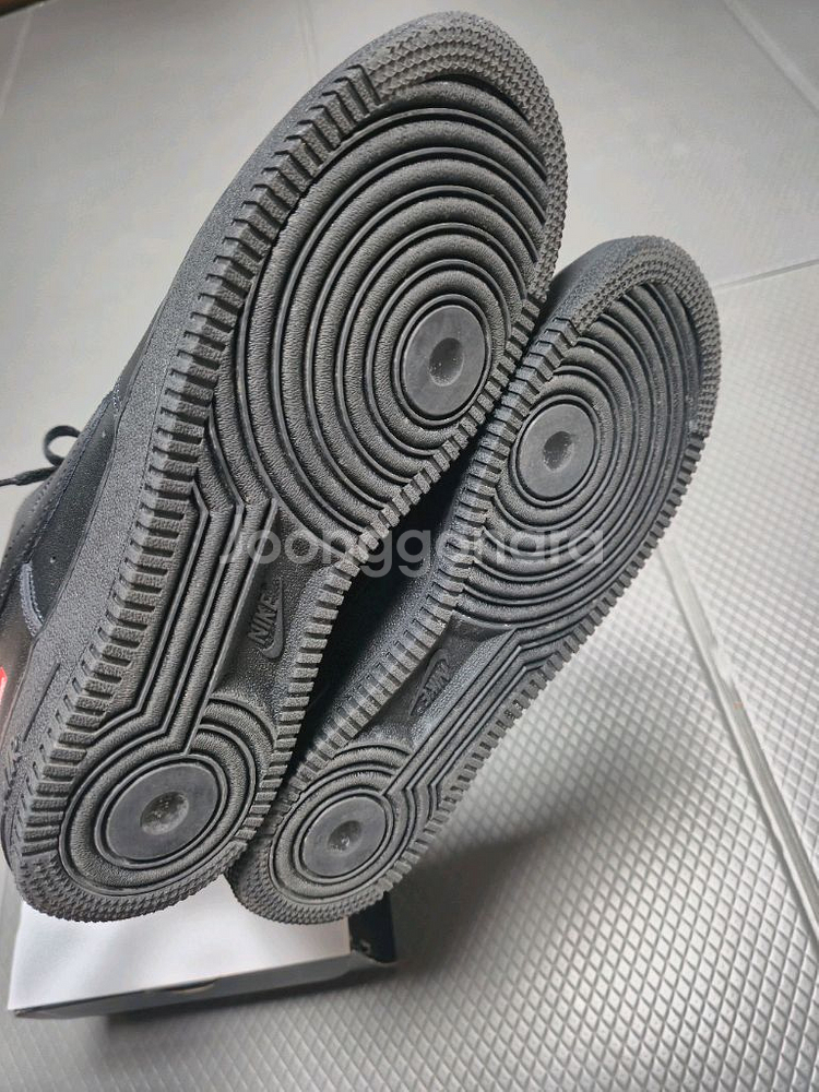 슈프림 나이키 에어포스 블랙 260--5