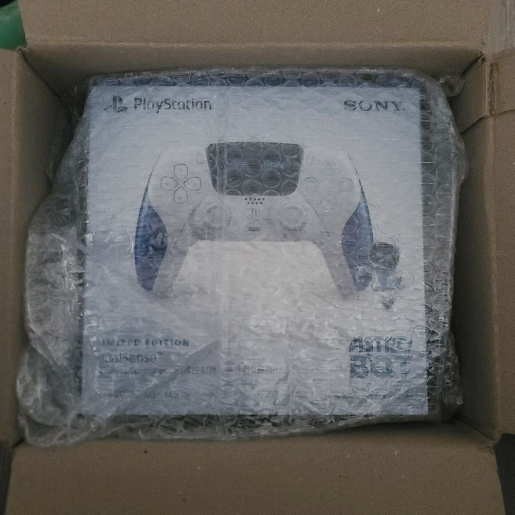 PS5 듀얼센스 30주년 아스트로봇 새상품--2