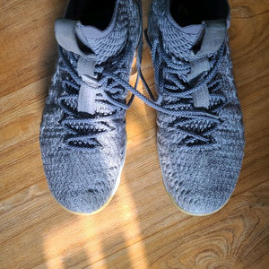 나이키 르브론15 농구화(300사이즈)