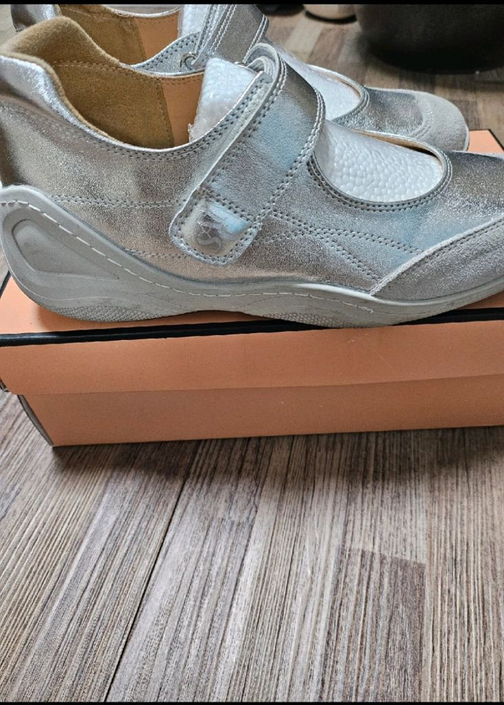 세인트세틴 키높이 운동화--2