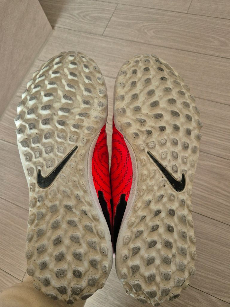 나이키 주니어 팬텀 풋살화 230사이즈--3