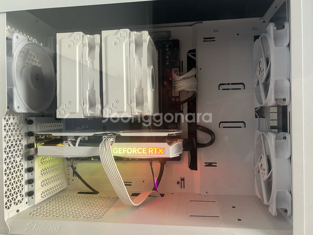 화이트 컨셉 컴퓨터 모니터 판매합니다--1