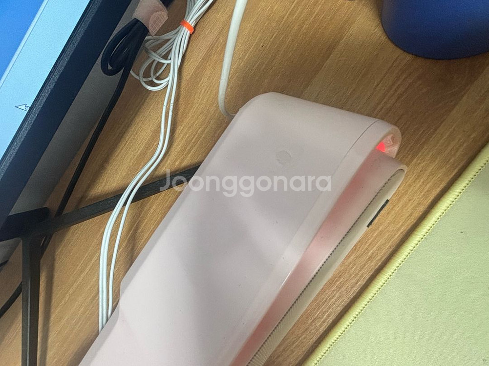 화이트 컨셉 컴퓨터 모니터 판매합니다--3