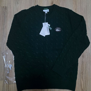 라코스테 울캐시미어 케이블 니트 새제품 4사이즈 다크그린 판매합니다.