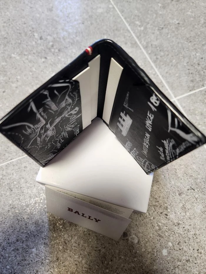 발리 그래피티 카드지갑 이미지