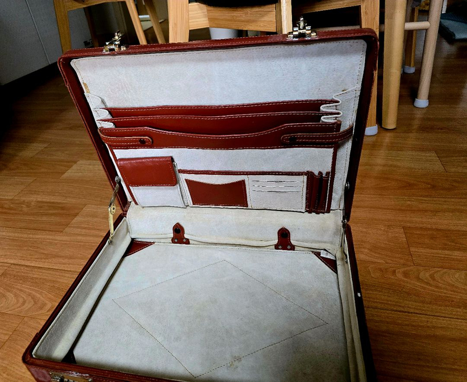 빈티지 가죽 서류가방 판매합니다--1